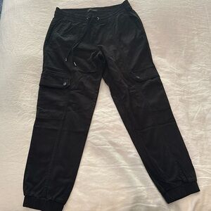 Banana republic black tie jogger pants. I think XS. Black